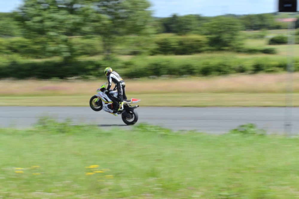 Wheelie.jpg
