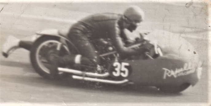outfit at Snetterton 1966.png