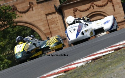 Bryan Peddar, Rod Steadman No 75 battle with Scott Lawrie James Neave No 72.jpg